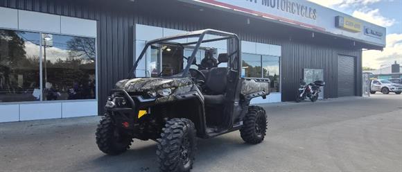 Can-Am Defender 2023