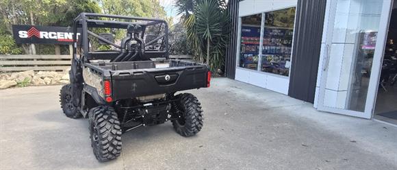 2023 Can-Am Defender