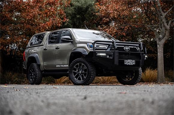 Toyota Hilux SR5 Cruiser 2.8L Diesel 4x4 2025